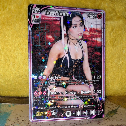Tara Yummy Holographic Trading Card