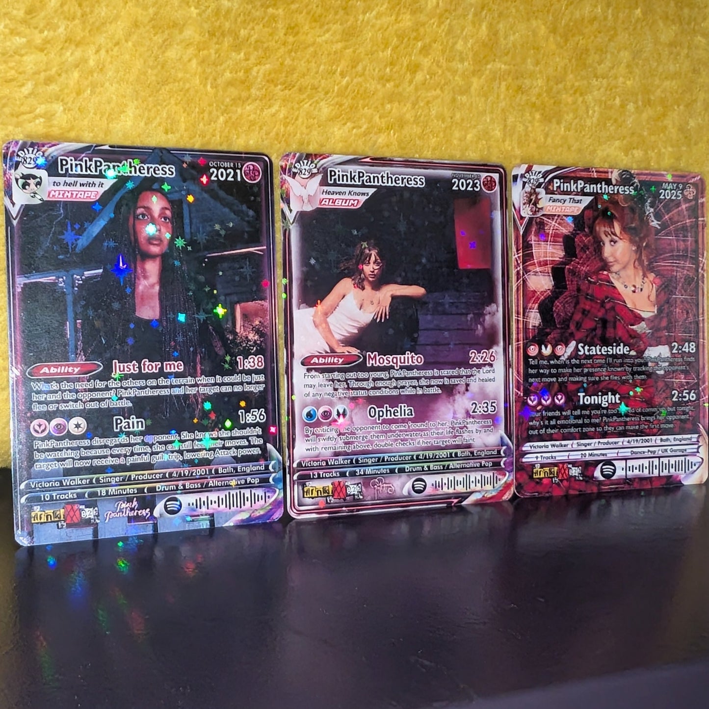 PinkPantheress Holographic Trading Card Set