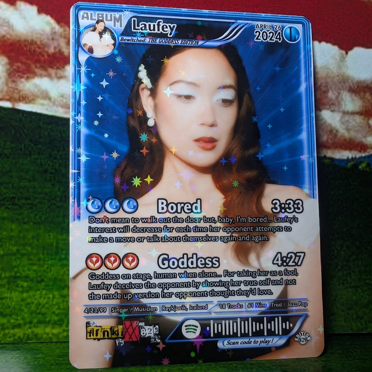 Laufey Holographic Trading Card Set