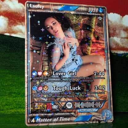 Laufey Holographic Trading Card Set