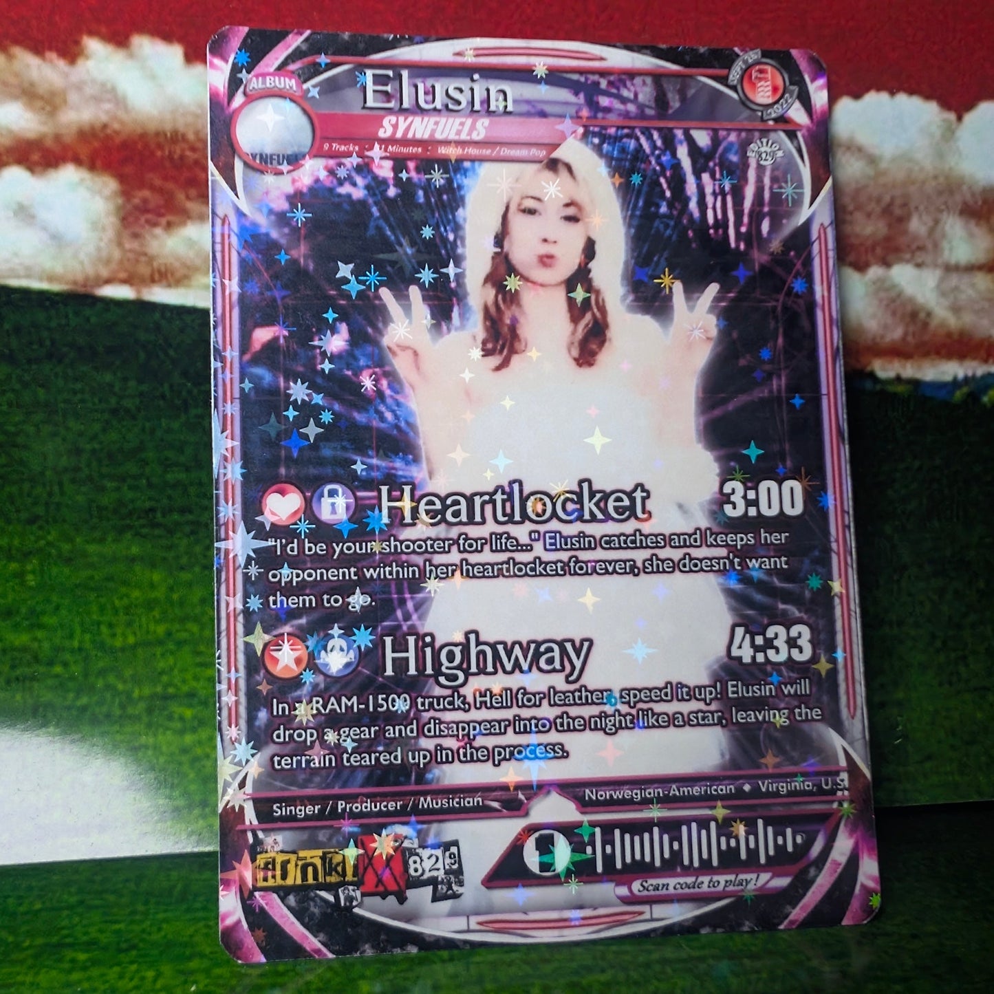 Elusin Holographic Trading Card